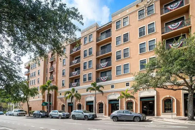 511 Lucerne Avenue # 618, FL 33460 photo 2