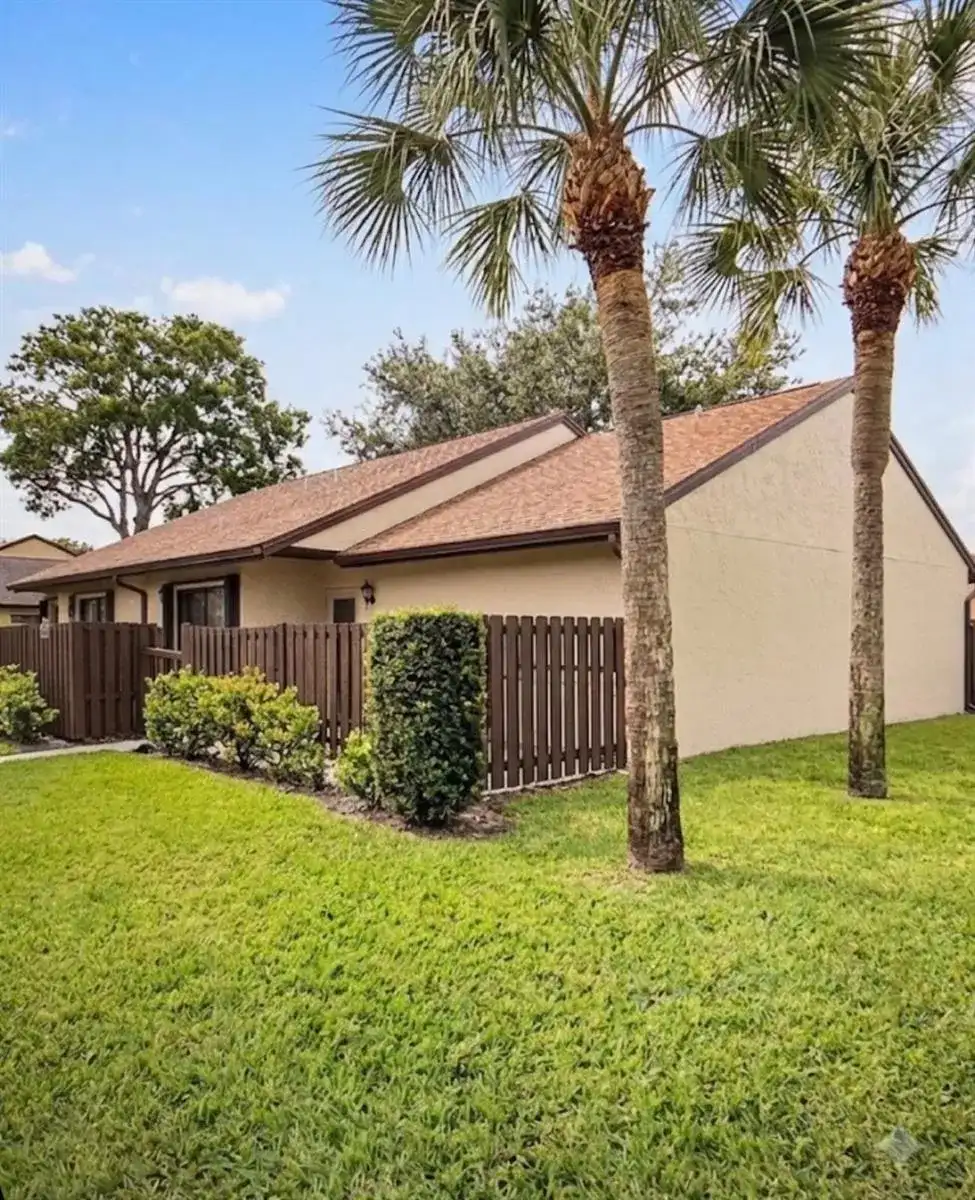 1017 Green Pine Boulevard # H, West Palm Beach FL 33409