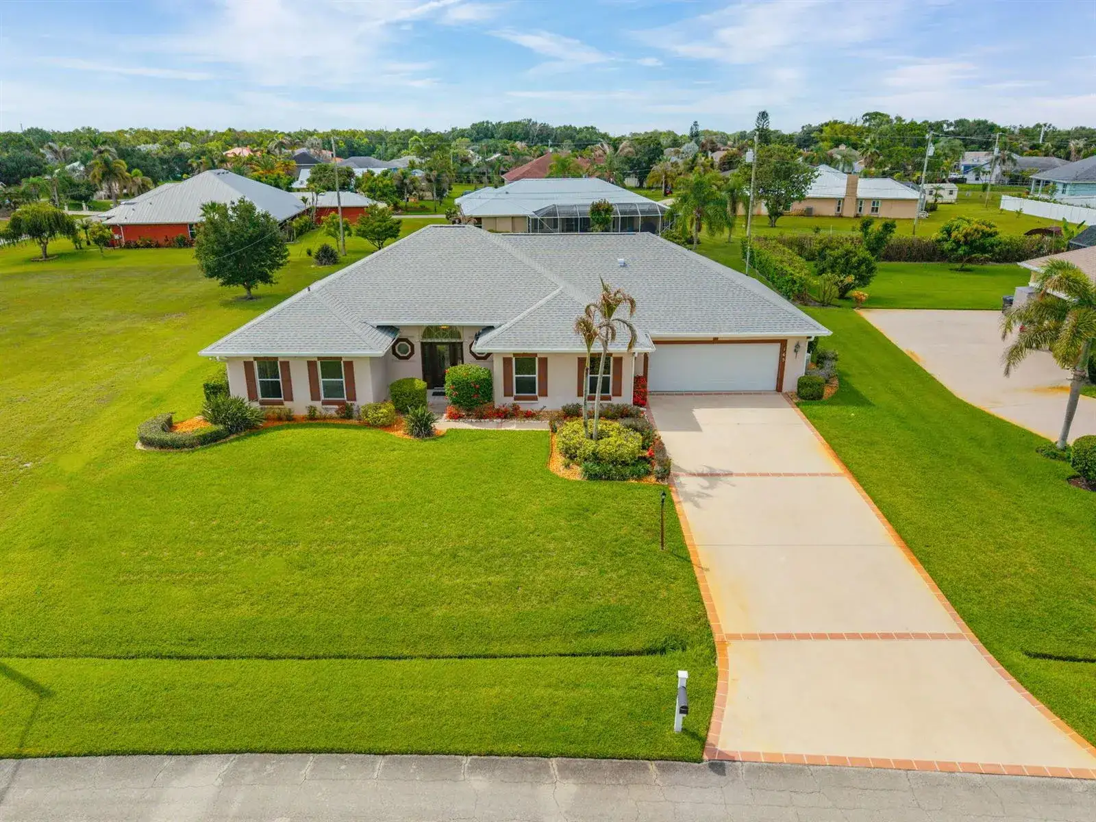165 SW Hawthorne Circle, Port St. Lucie FL 34953
