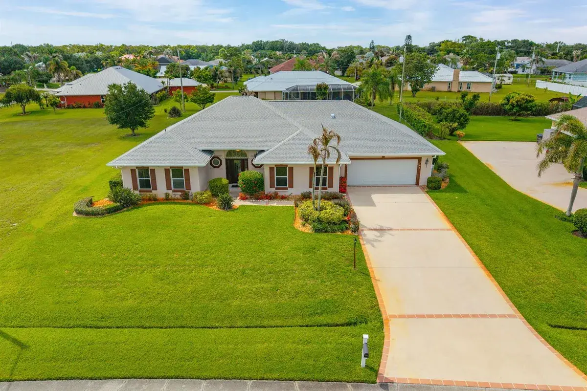 165 SW Hawthorne Circle, Port St. Lucie FL 34953