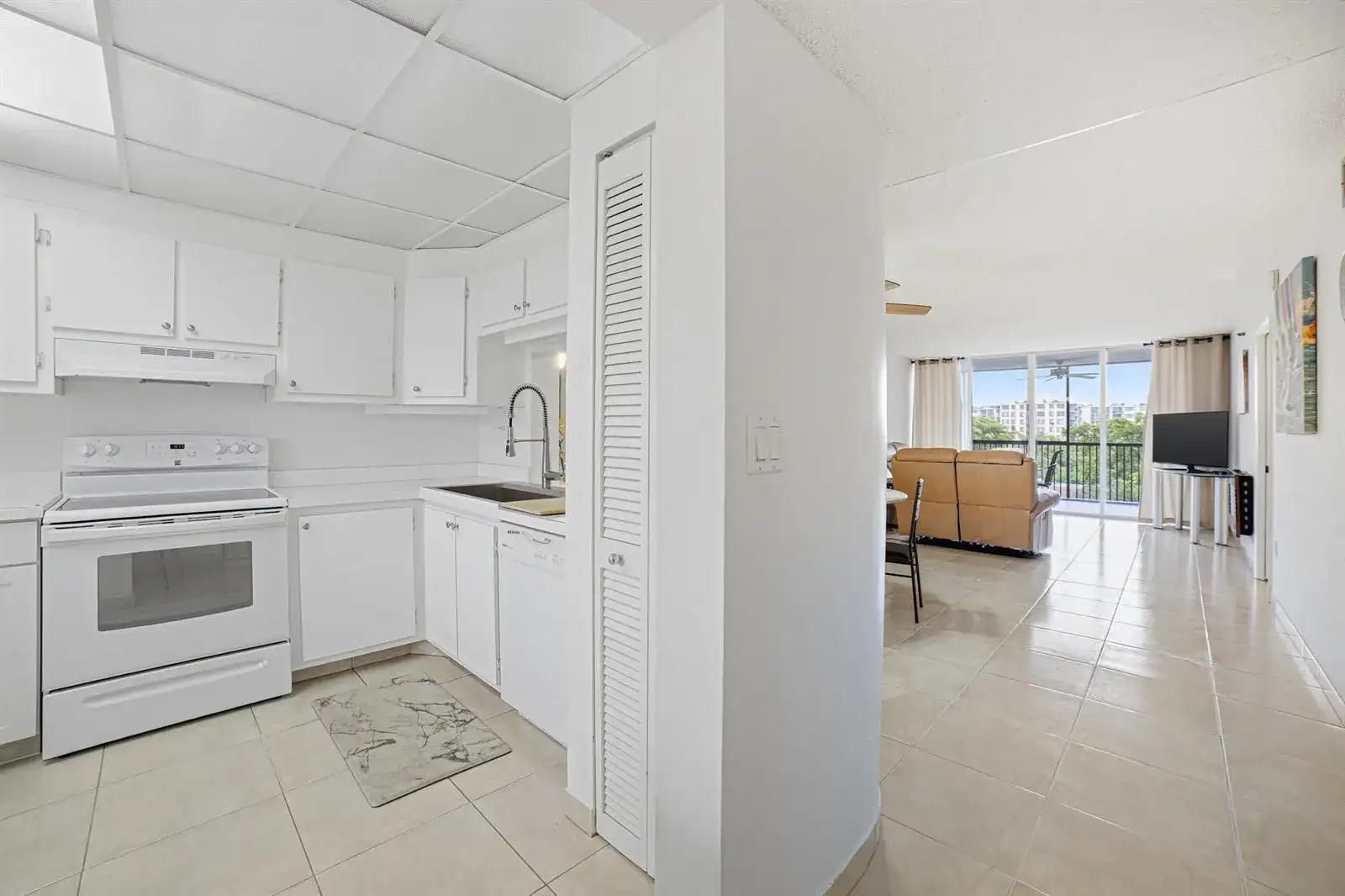 3940 Inverrary Boulevard # a, Lauderhill FL 33319 photo 3