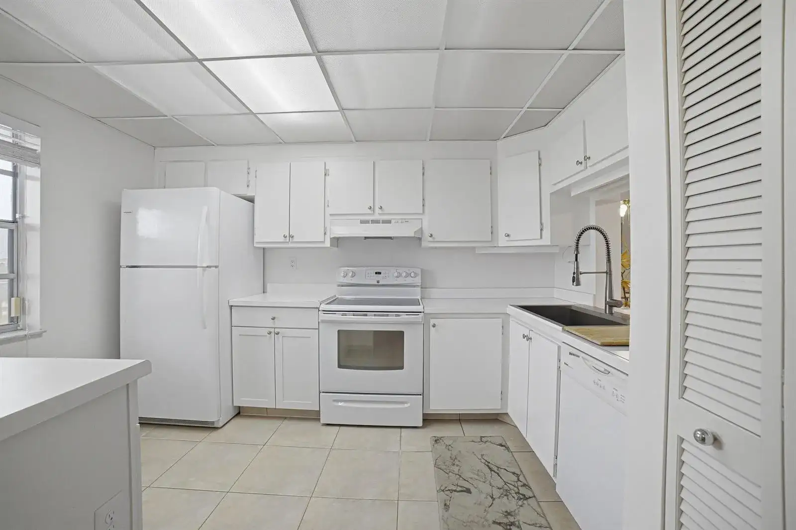 3940 Inverrary Boulevard # a, Lauderhill FL 33319 photo 4