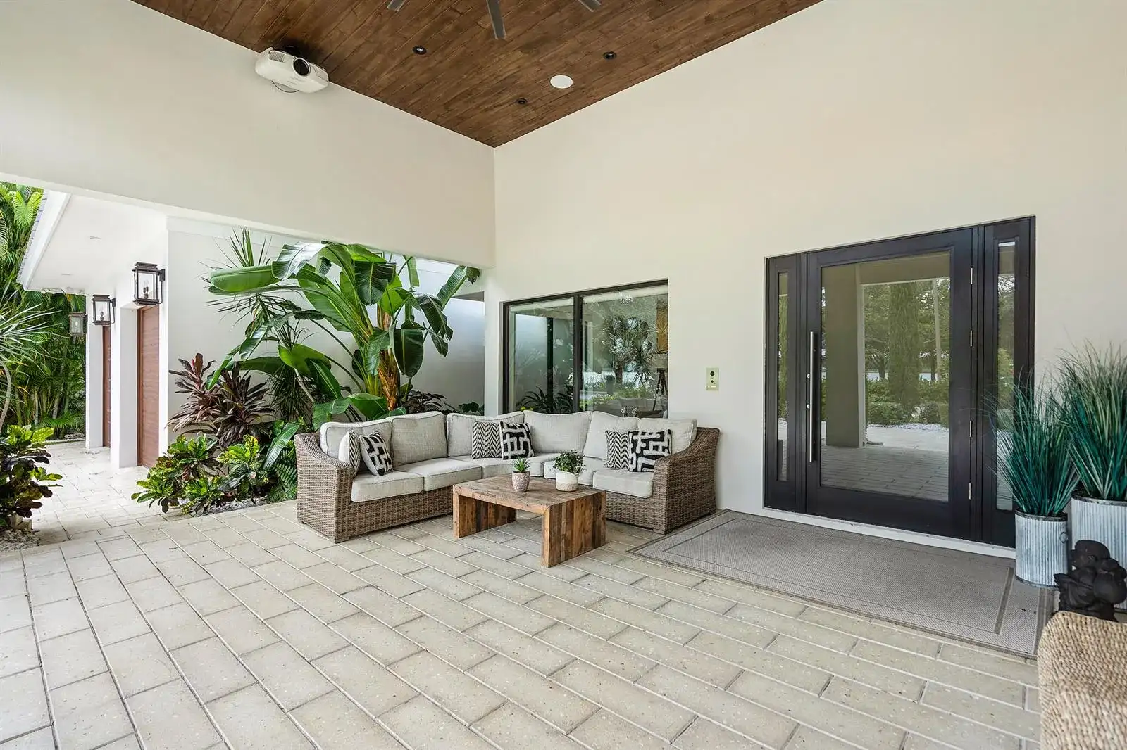1117 Lake Drive, Delray Beach FL 33444 photo 4