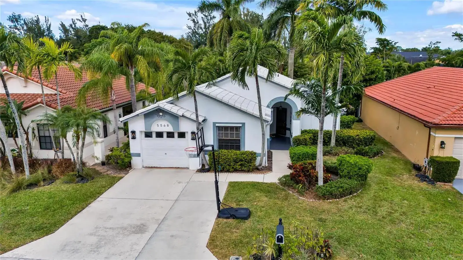 5568 American Circle, Delray Beach FL 33484 photo 2