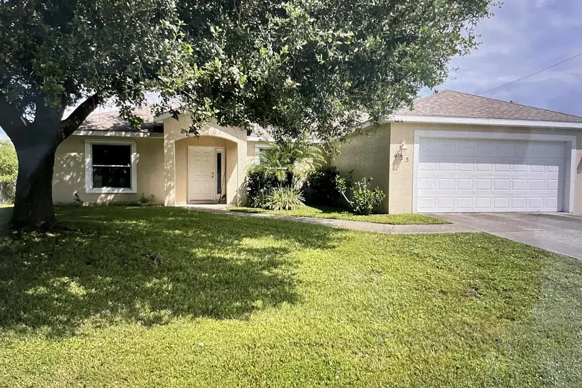 435 SW Lakota Avenue, Port St. Lucie FL 34953