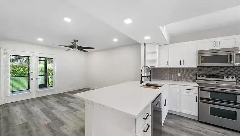 10300 Hidden Springs Court, Boca Raton FL 33498 photo 2