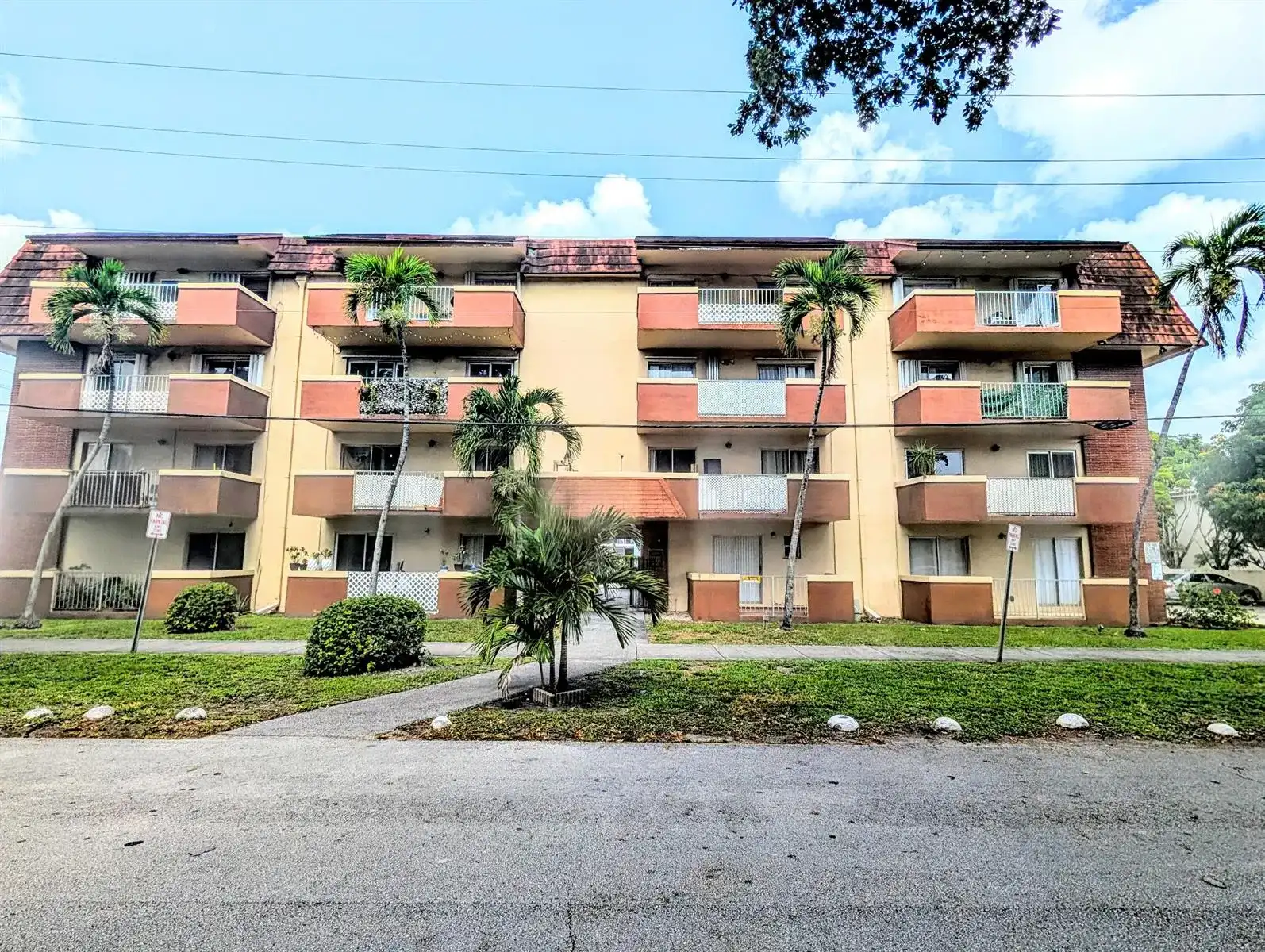 680 Miller Drive # W103, Miami Springs FL 33166