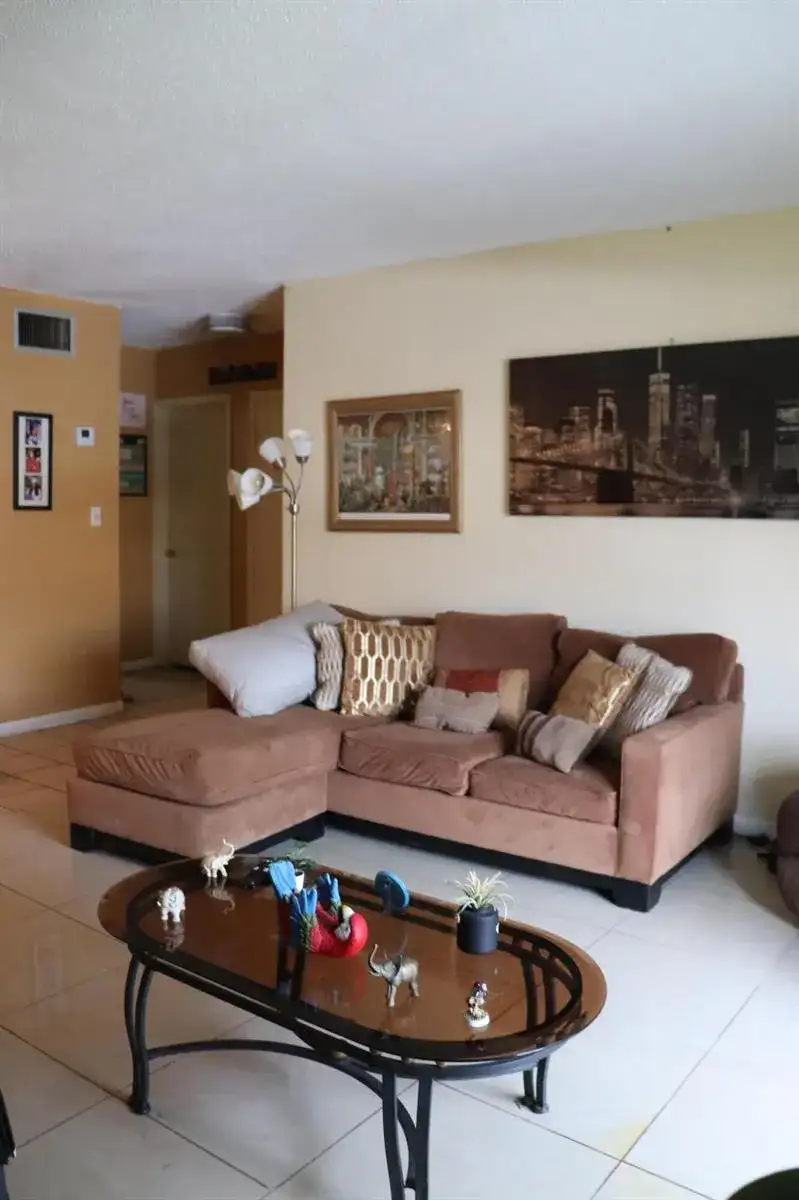 20500 NW 7th Avenue # 8, Miami Gardens FL 33169 photo 2