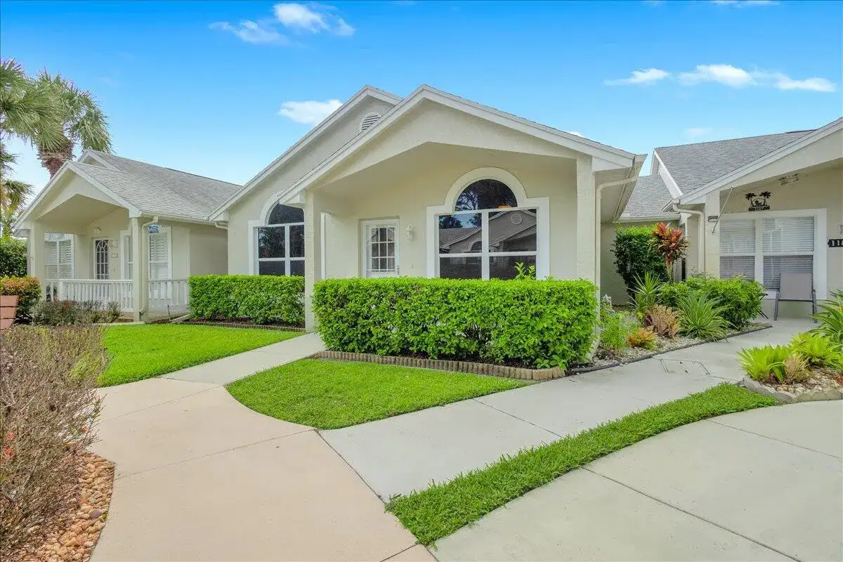 1189 NW Lombardy Drive, Port St. Lucie FL 34986 photo 4