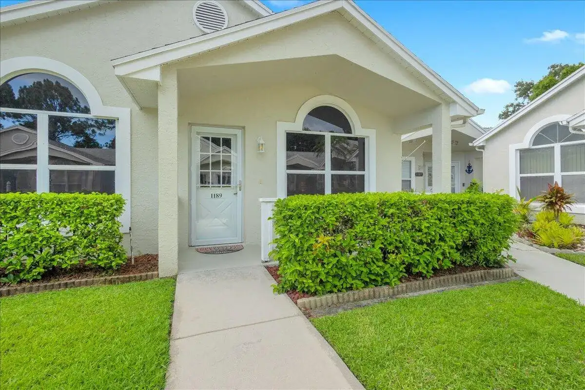 1189 NW Lombardy Drive, Port St. Lucie FL 34986 photo 5