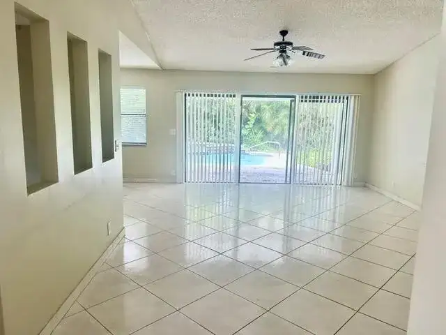 454 Cactus Circle, Boca Raton FL 33487 photo 3