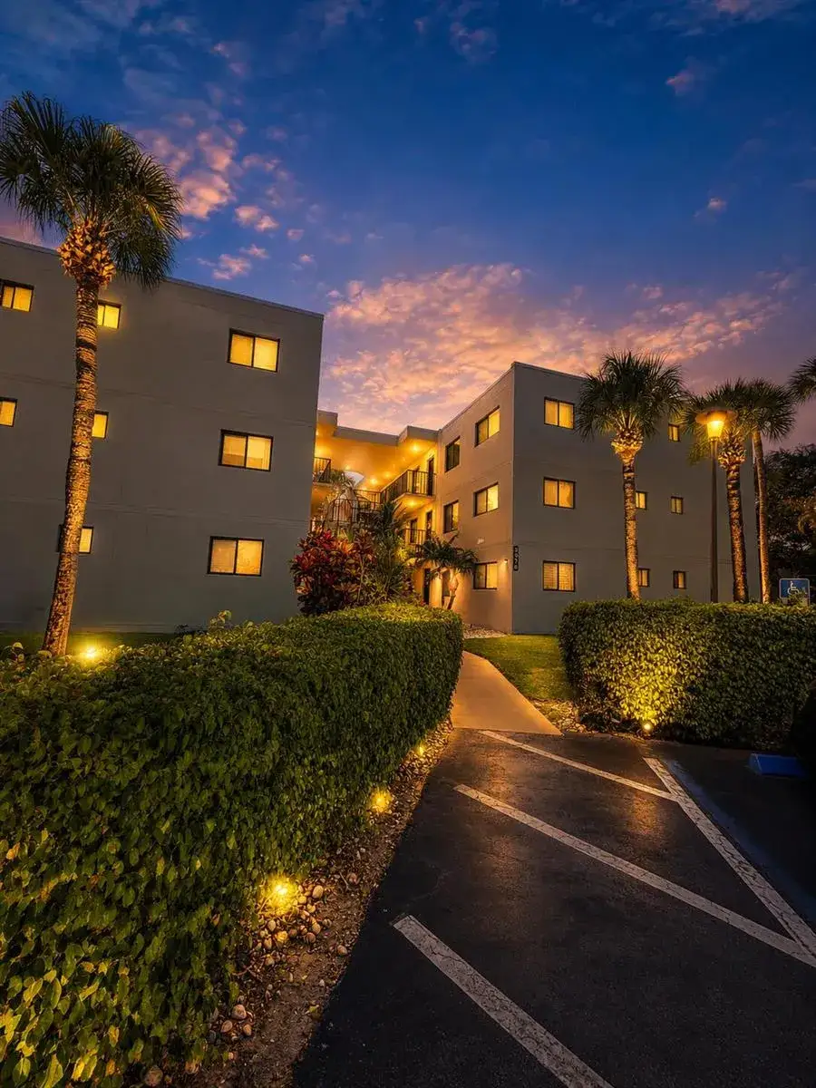 5370 Las Verdes Circle # 304, Delray Beach FL 33484