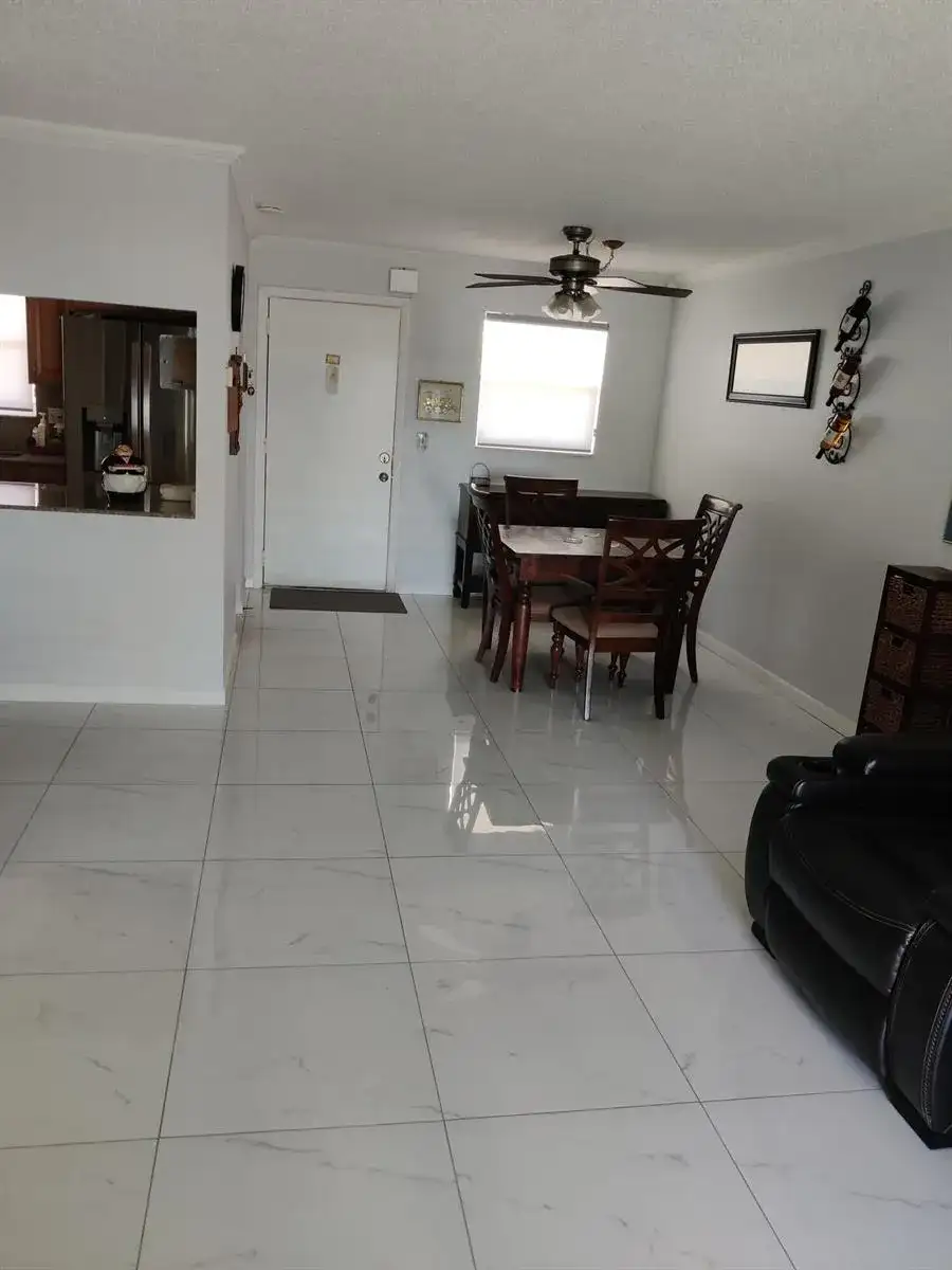 225 Bonnie Boulevard # 405, Palm Springs FL 33461 photo 3
