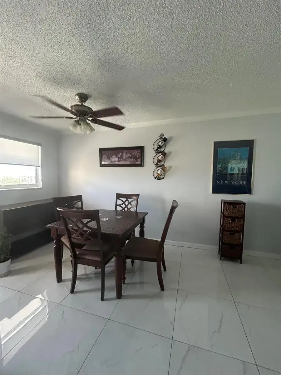 225 Bonnie Boulevard # 405, Palm Springs FL 33461 photo 4