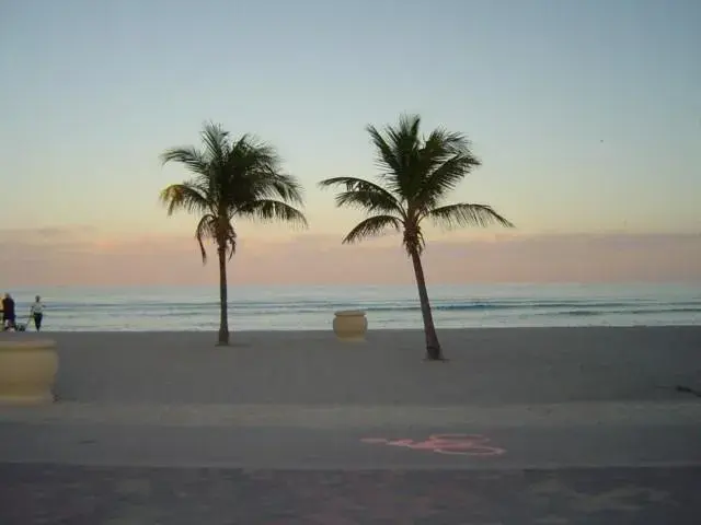 302 New Hampshire Street, Hollywood FL 33019
