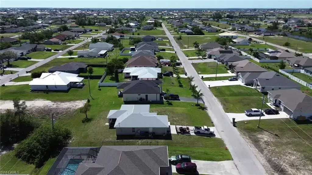 2713 NW 5th Terrace, Cape Coral FL 33993