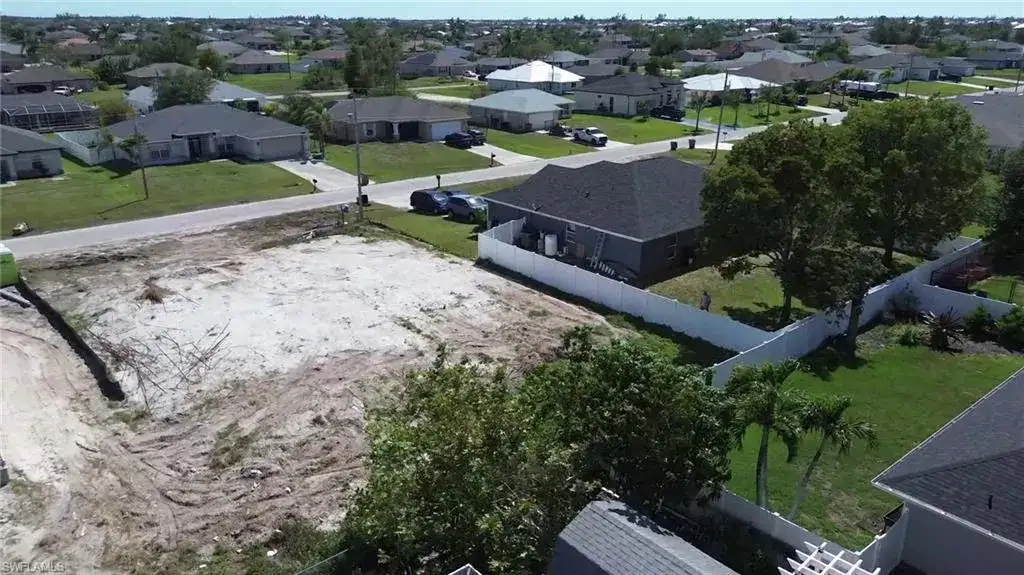 2713 NW 5th Terrace, Cape Coral FL 33993 photo 2