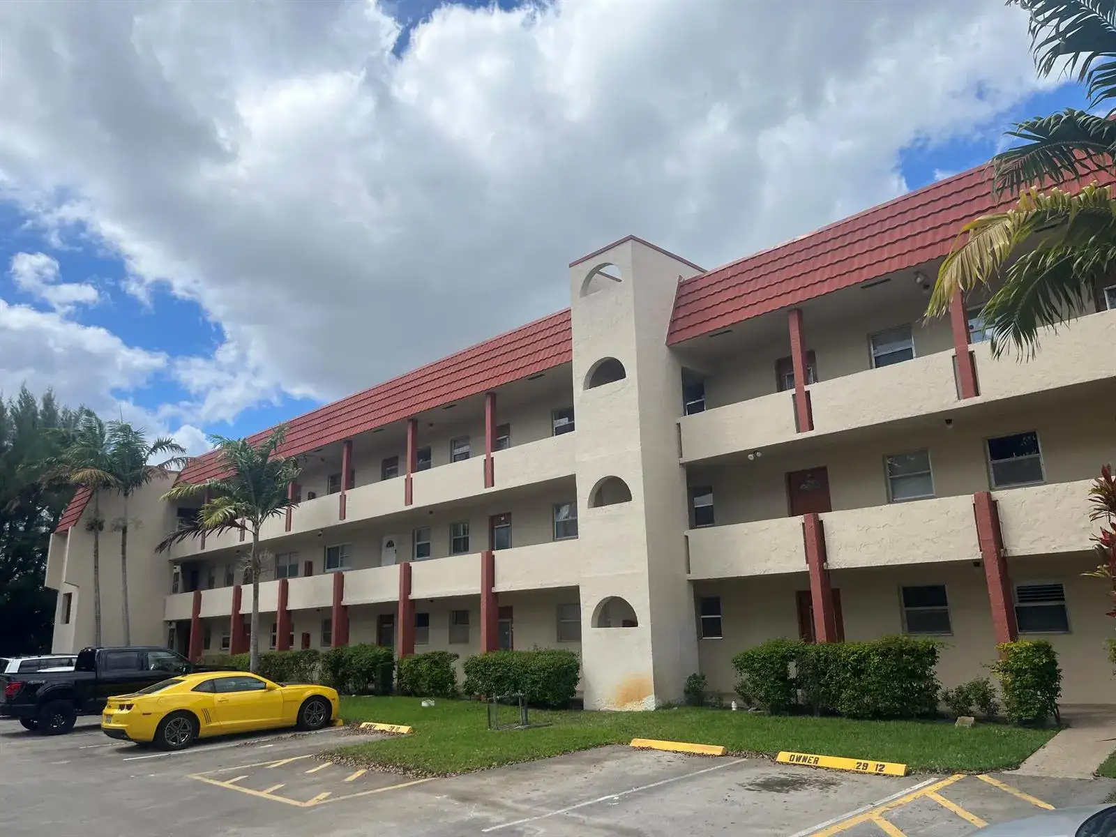 8101 N Sunrise Lakes Drive N # 302, Sunrise FL 33322