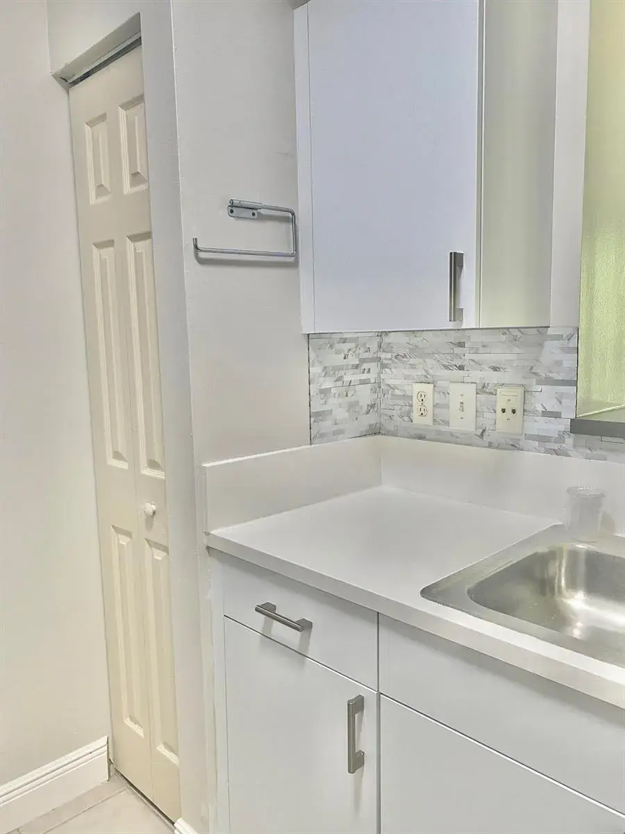 630 S Sapodilla Avenue # 204, West Palm Beach FL 33401