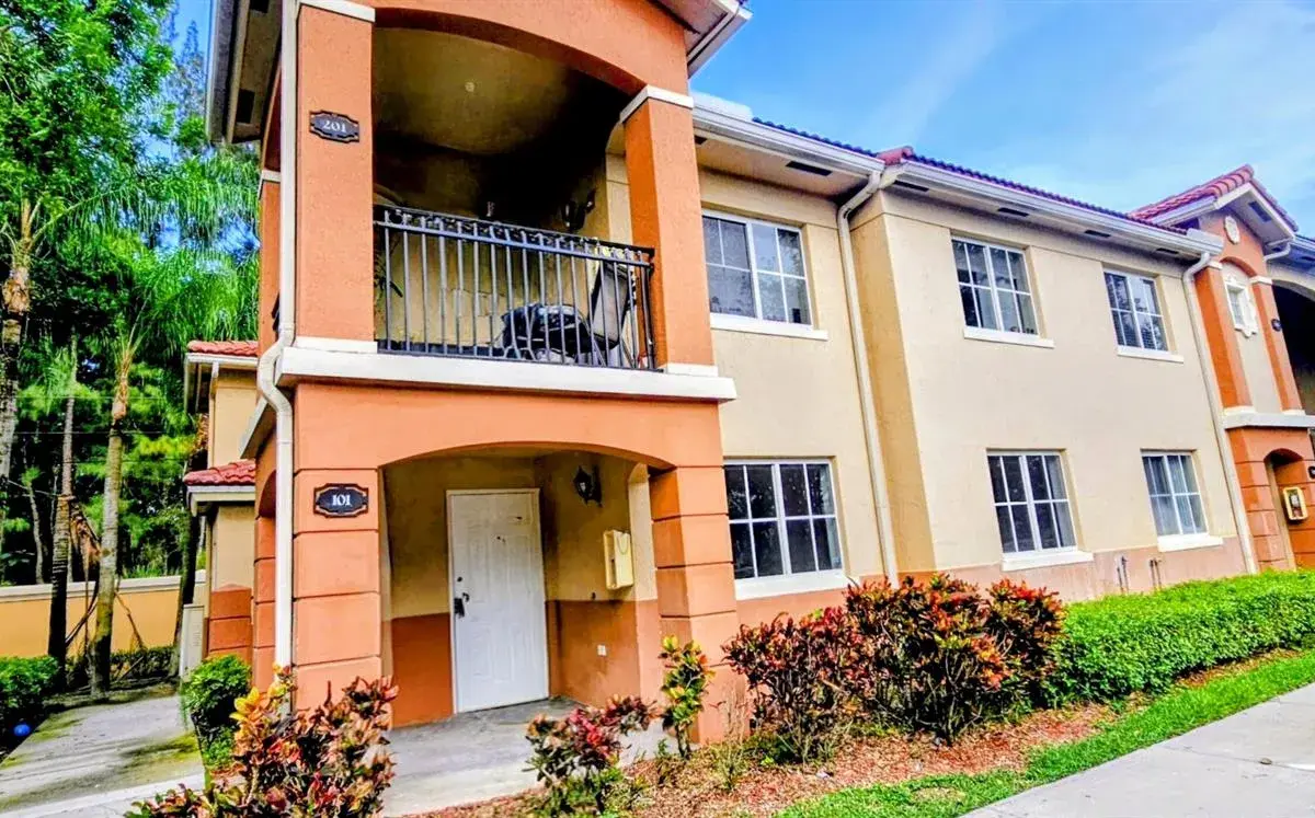 3770 N Jog Road # 101, West Palm Beach FL 33411