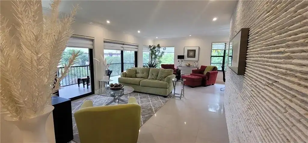 6010 S Falls Cir Drive # 423, Lauderhill FL 33319 photo 2