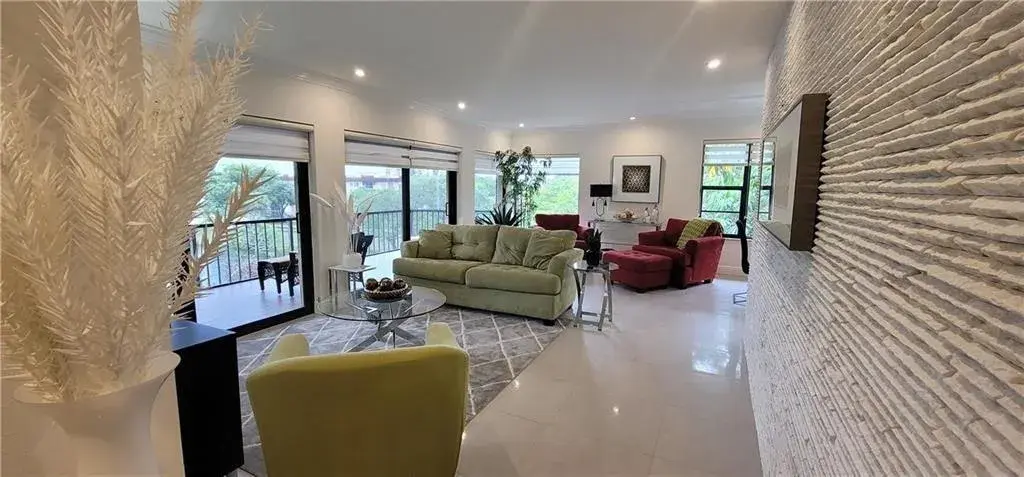 6010 S Falls Cir Drive # 423, Lauderhill FL 33319