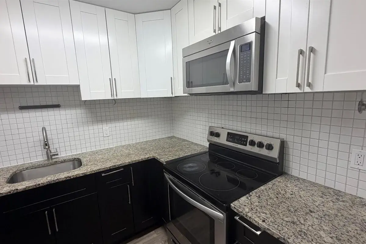 4061 NW 9th Avenue # 204, Deerfield Beach FL 33064