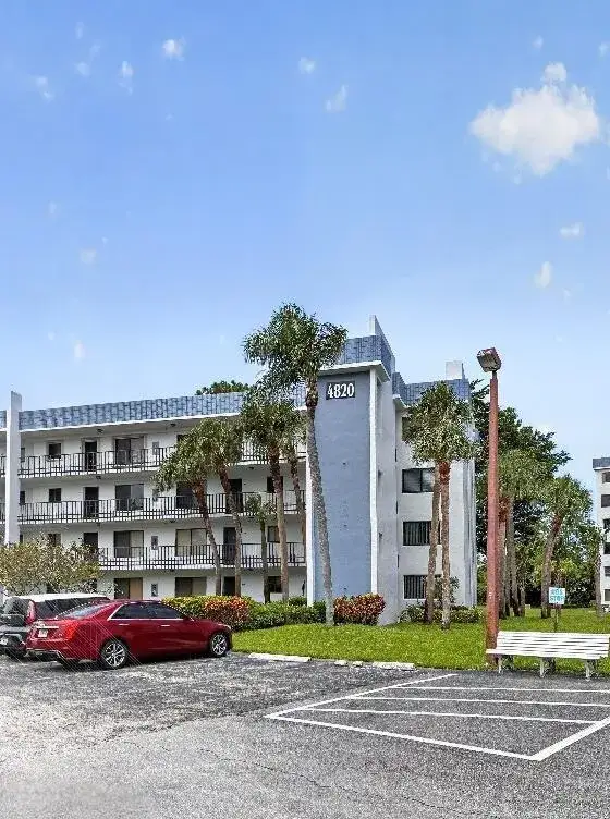 4820 Lucerne Lakes Boulevard W # 402, Lake Worth FL 33467