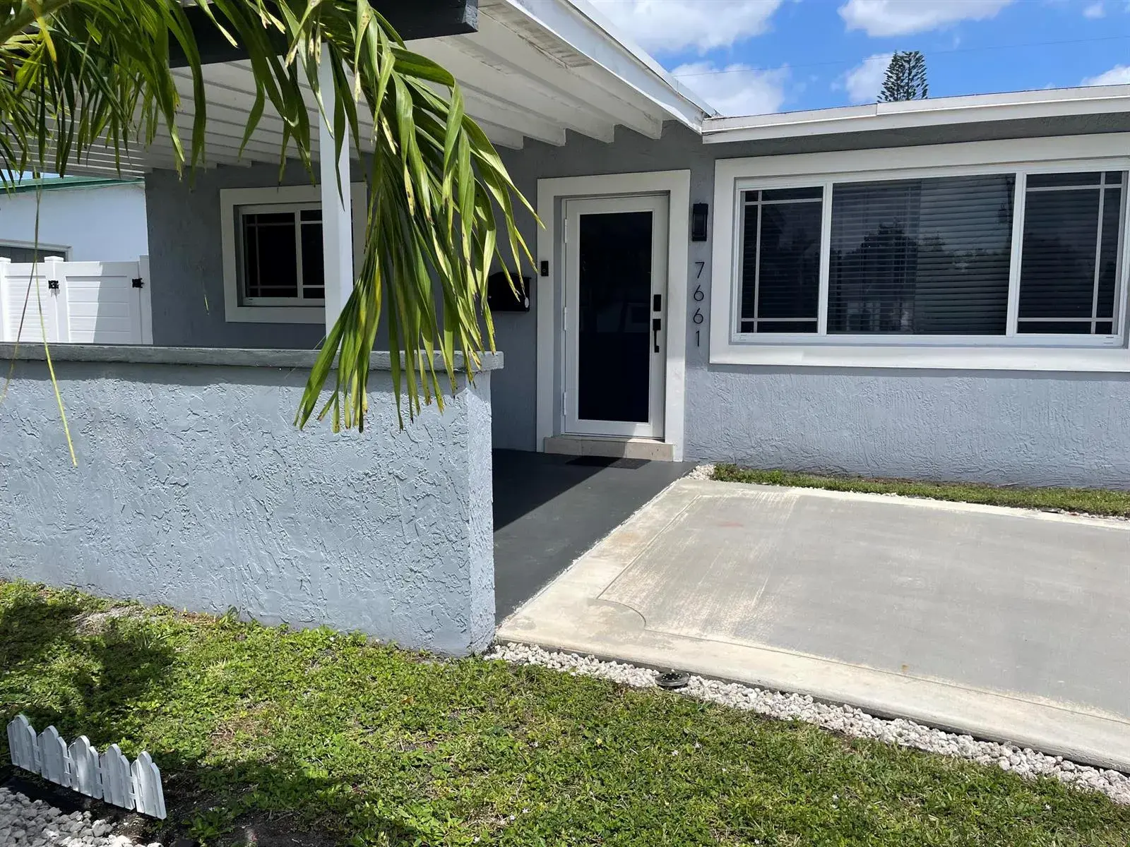 7661 Farragut Street, Hollywood FL 33024