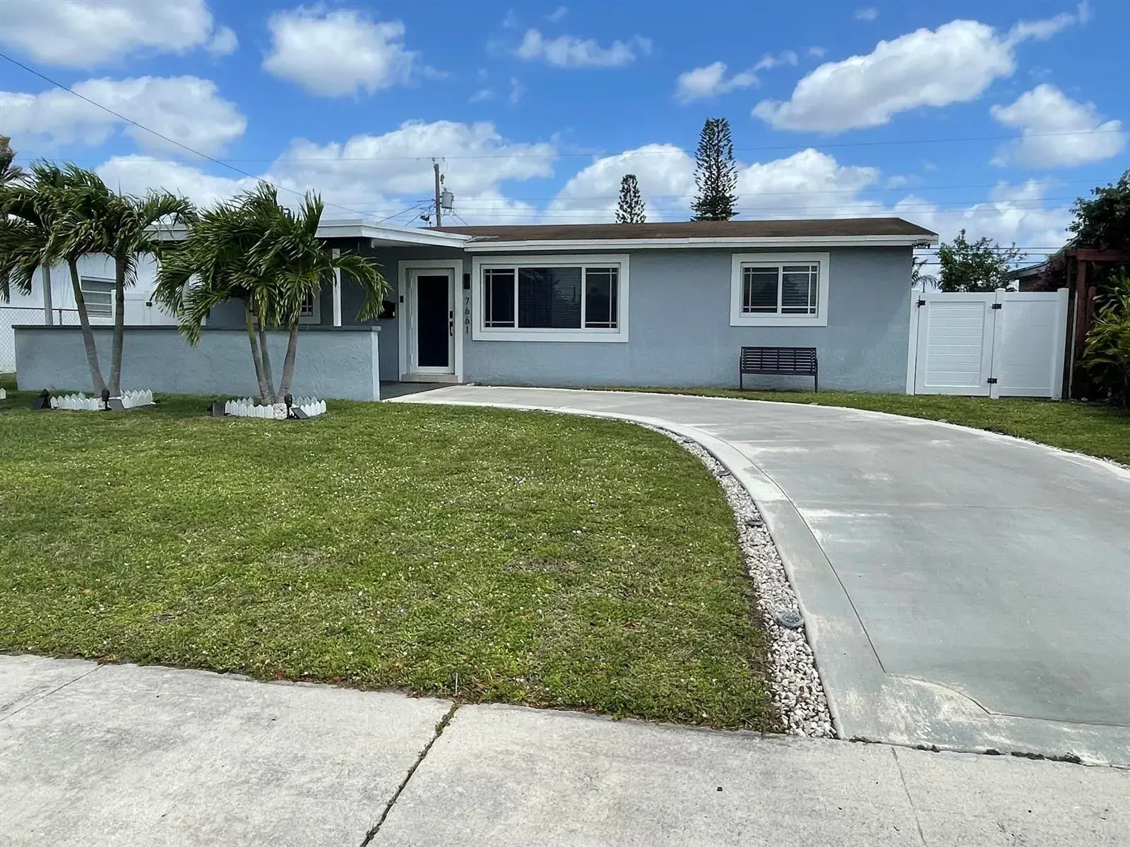 7661 Farragut Street, Hollywood FL 33024