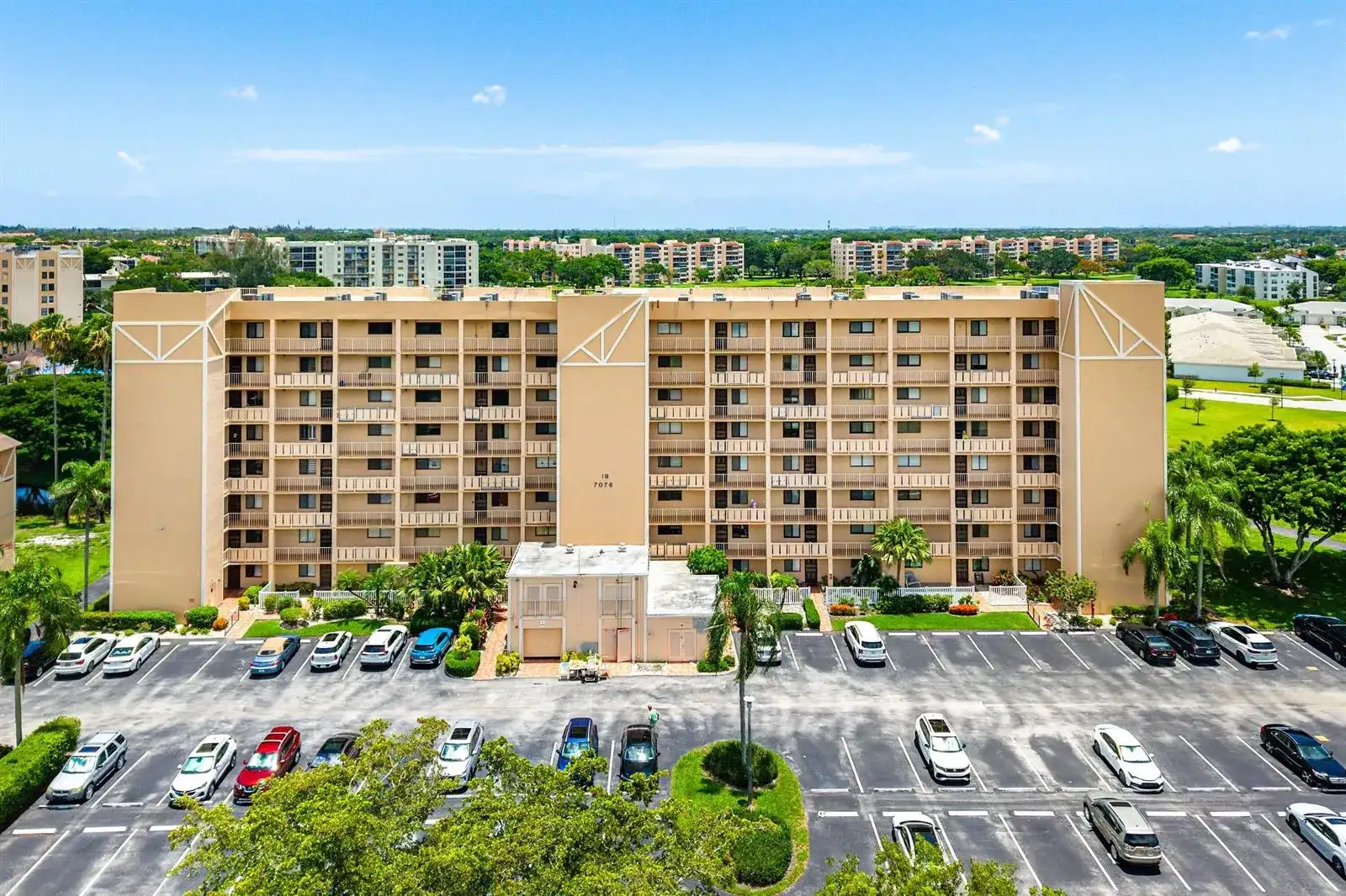 7076 Huntington Lane # 502, Delray Beach FL 33446 photo 2