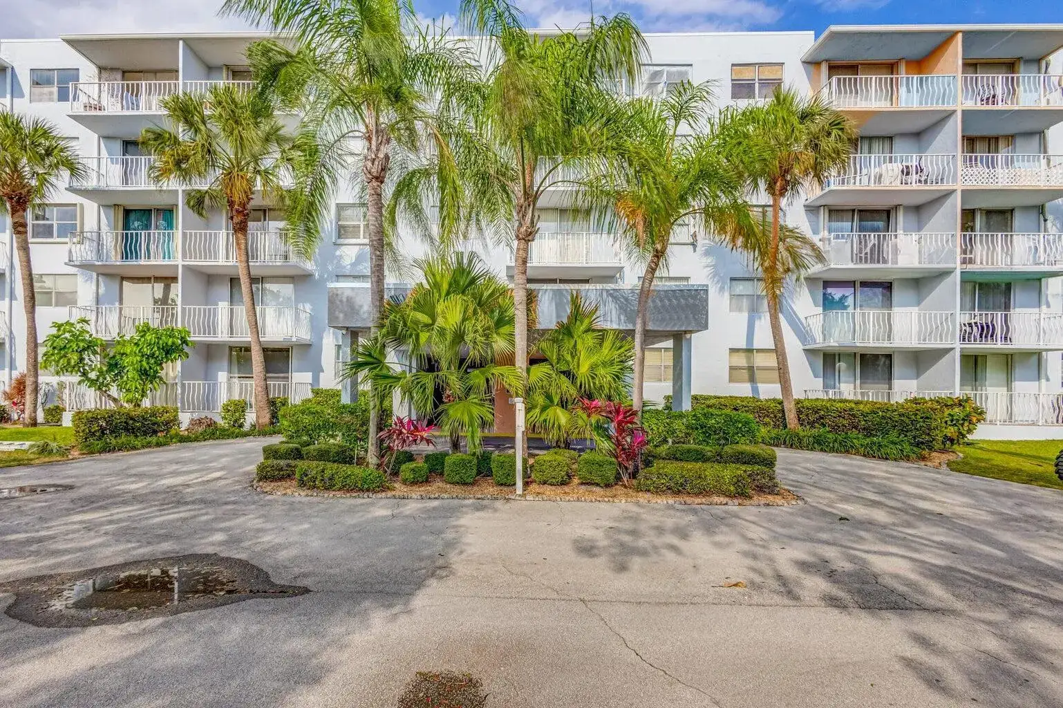 480 Executive Center Drive # 2g, West Palm Beach FL 33401