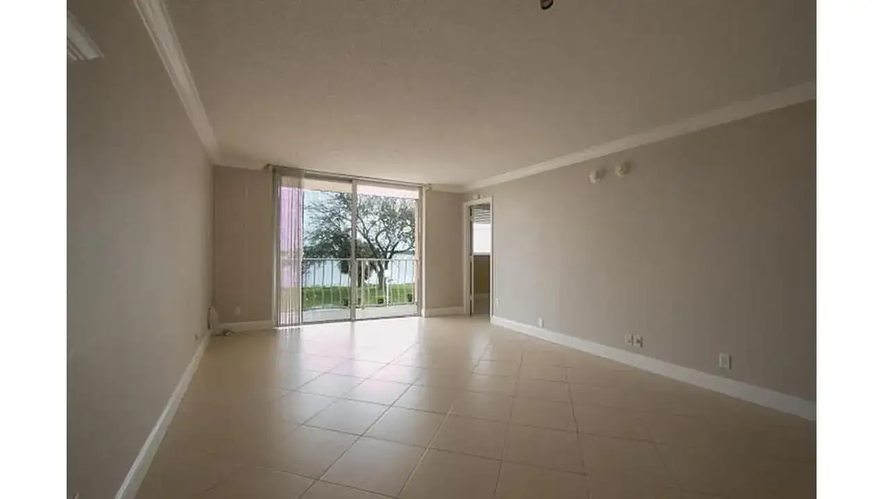 480 Executive Center Drive # 2g, West Palm Beach FL 33401 photo 3