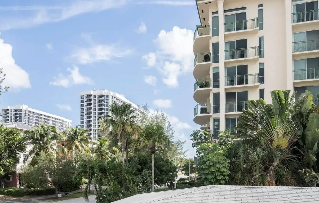 424 N Riverside Drive, Pompano Beach FL 33062 photo 2