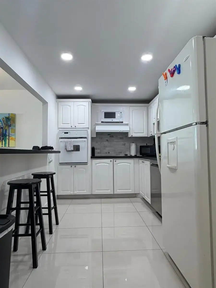 19390 Collins Avenue # 1103, Sunny Isles Beach FL 33160 photo 2