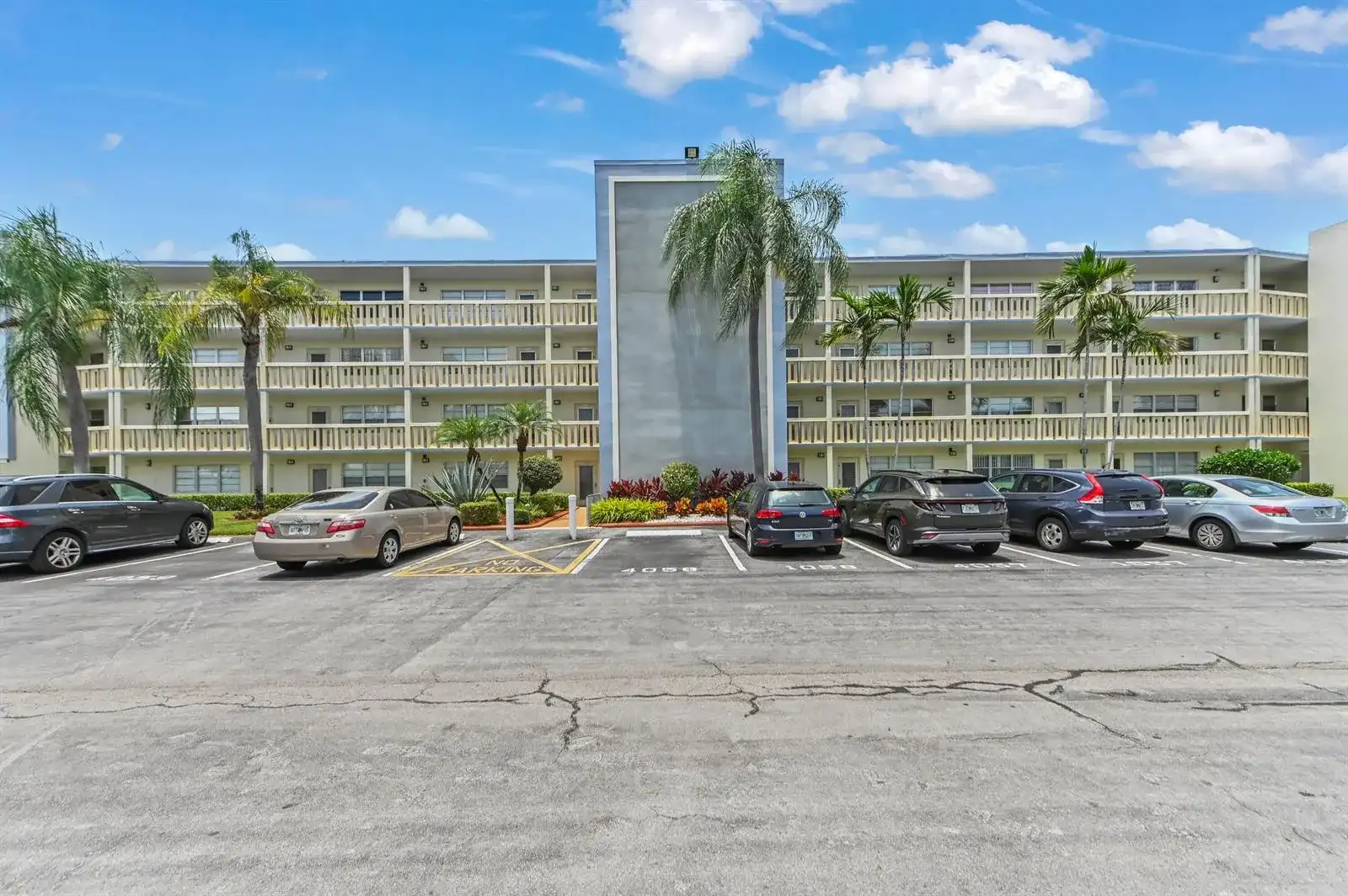 2056 Ainslie D, Boca Raton FL 33434