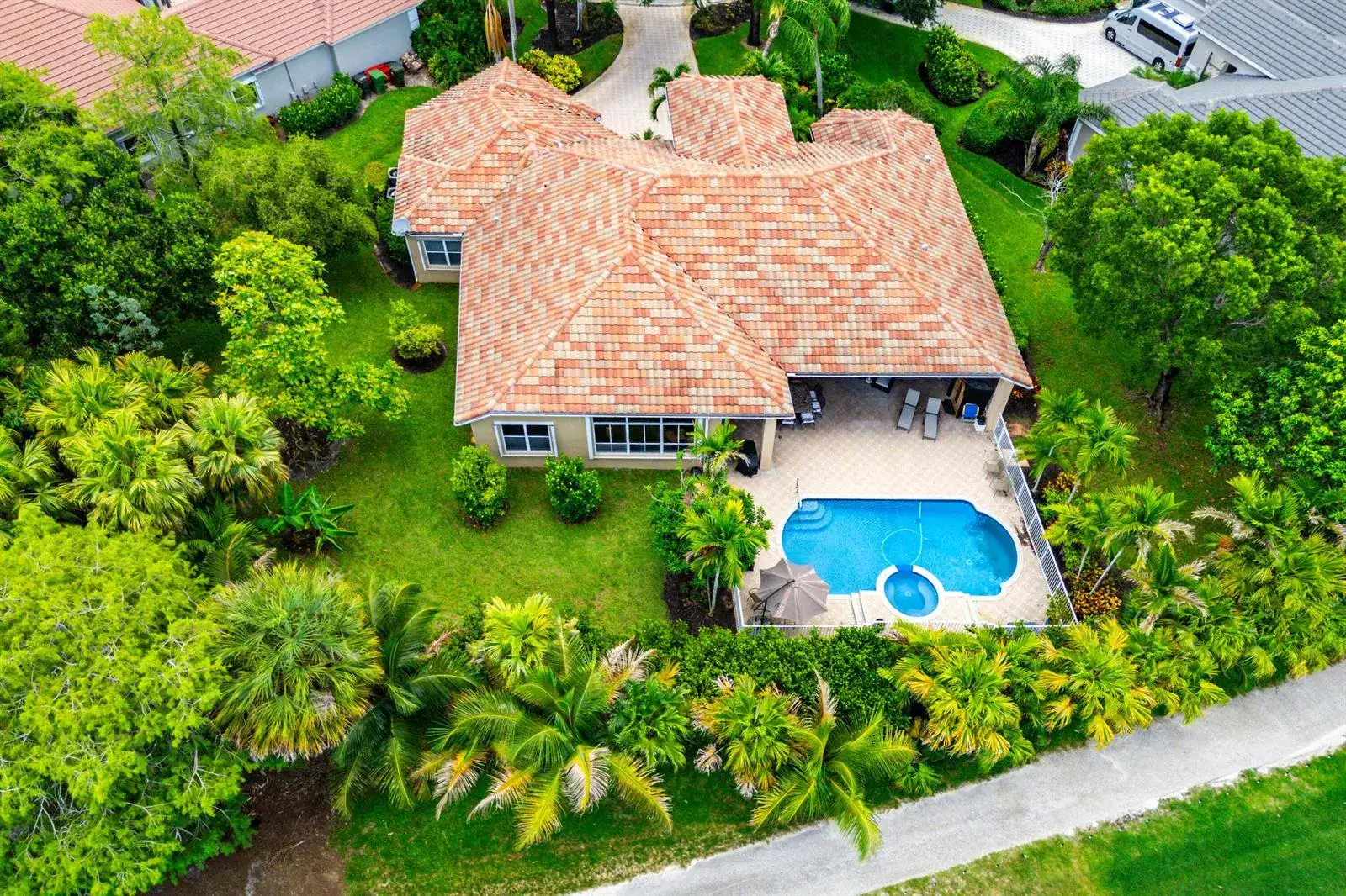911 Forest Glen Lane, Wellington FL 33414 photo 2