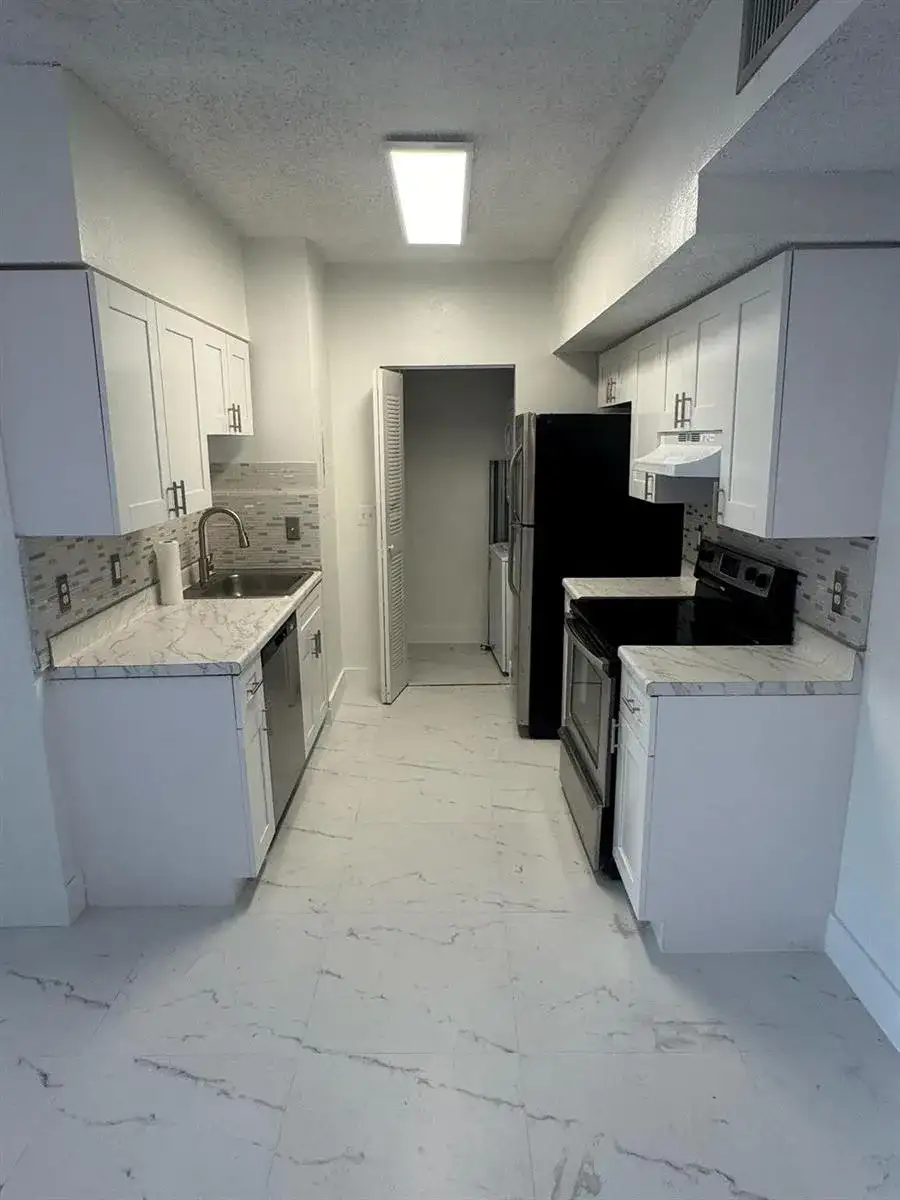 3221 Sabal Palm Manor # 105, Davie FL 33024 photo 3