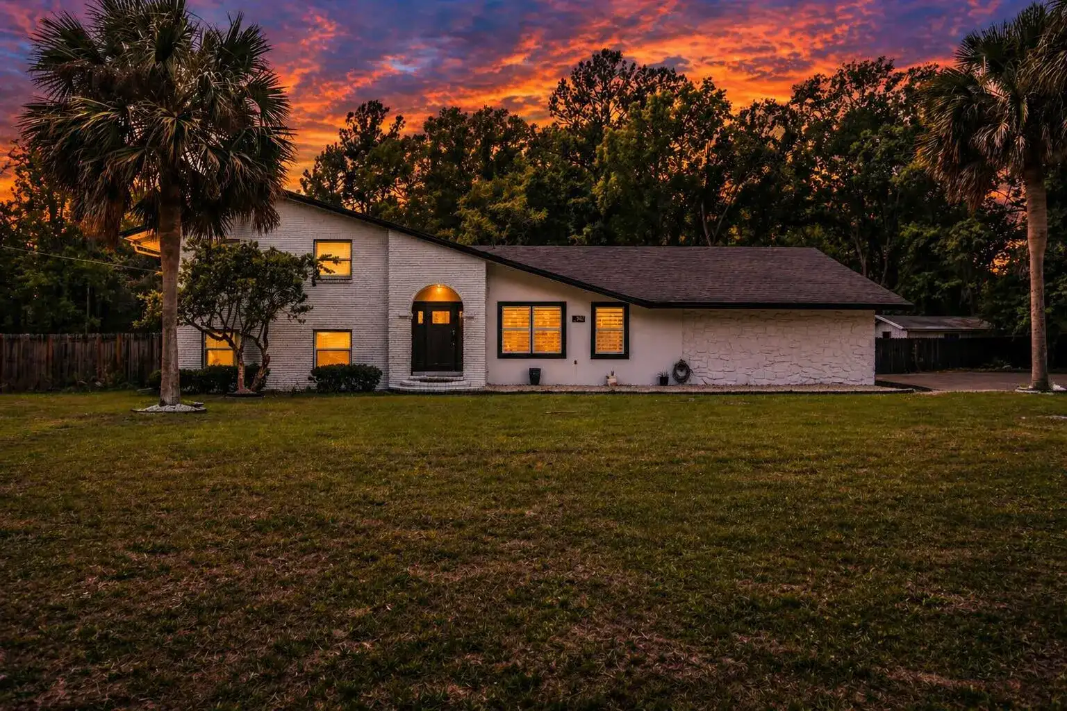 912 S 5th Street, FL 32063 photo 2