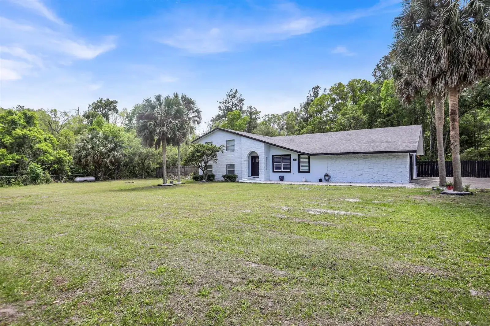 912 S 5th Street, FL 32063 photo 3