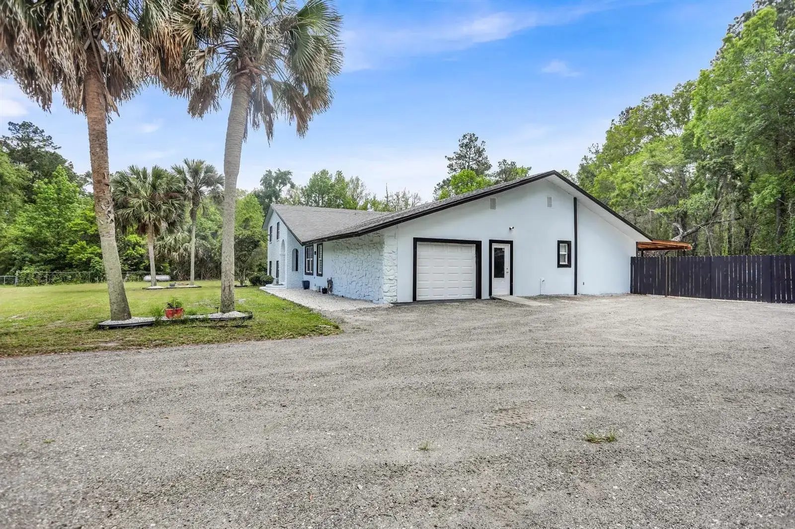 912 S 5th Street, FL 32063 photo 4