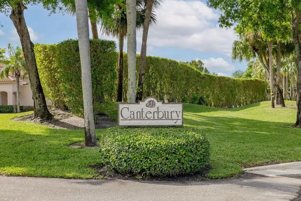 8050 Aberdeen Drive # 202, Boynton Beach FL 33472