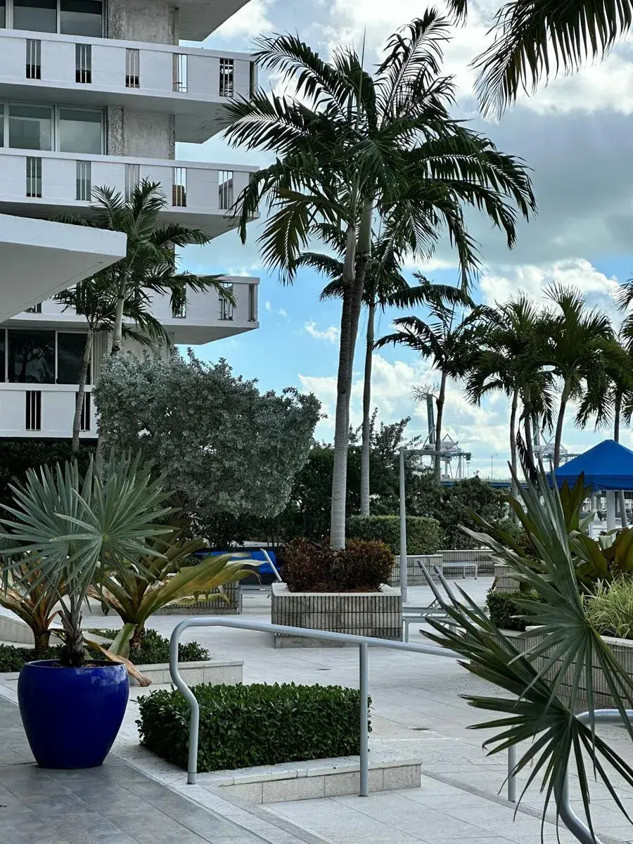 800 West Avenue # 637, Miami Beach FL 33139