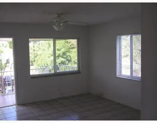 912 NE 17th Court # 4, Fort Lauderdale FL 33305