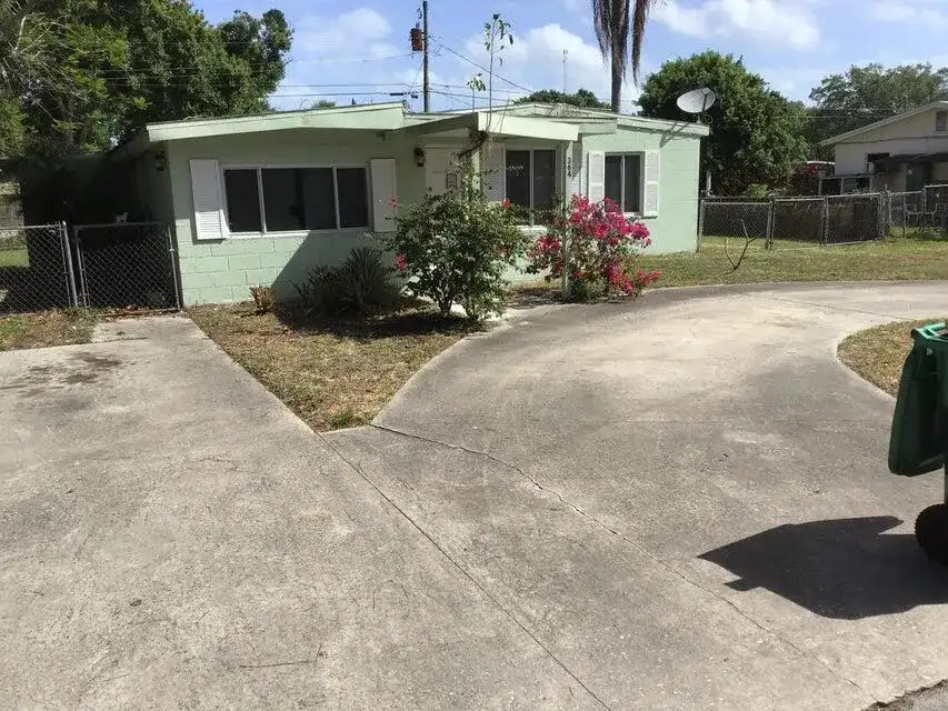 364 Johnston Street, Fort Pierce FL 34982 photo 2