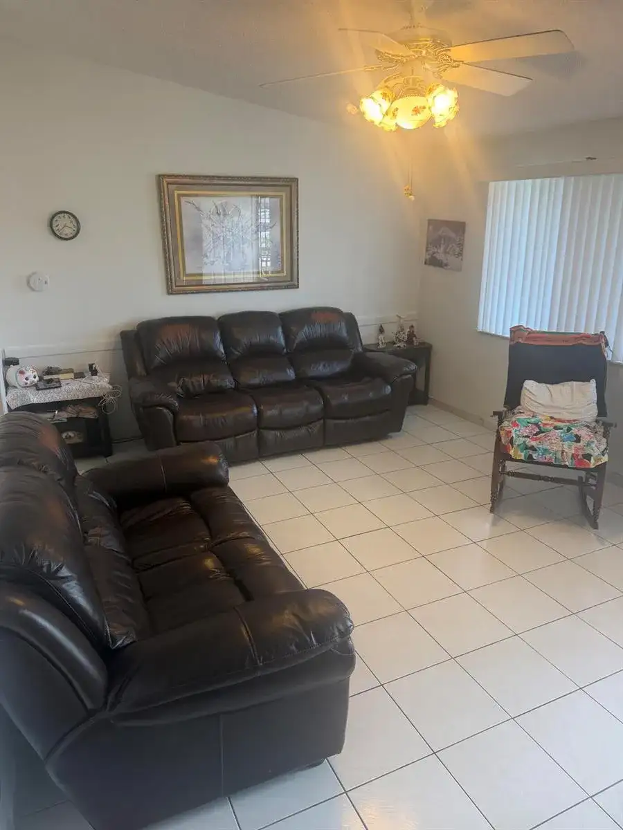 1304 Donwoods Lane, Royal Palm Beach FL 33411 photo 4