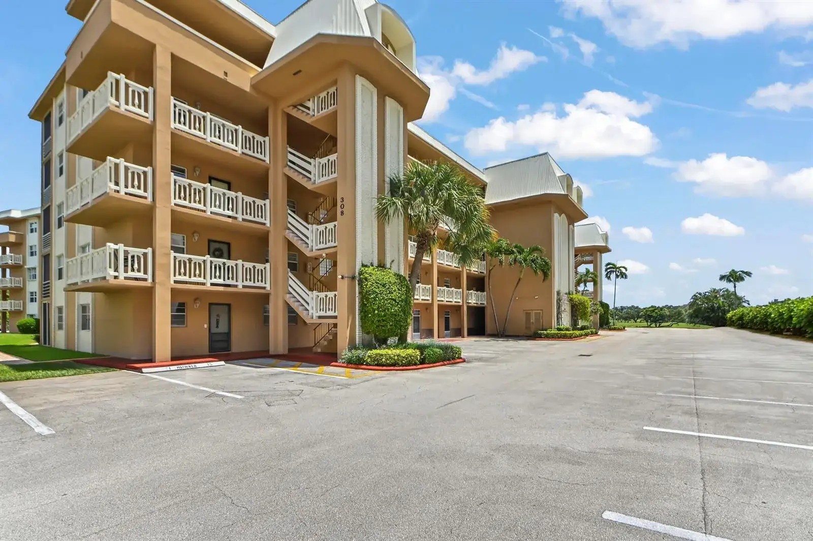 308 Golfview Road # 101, North Palm Beach FL 33408