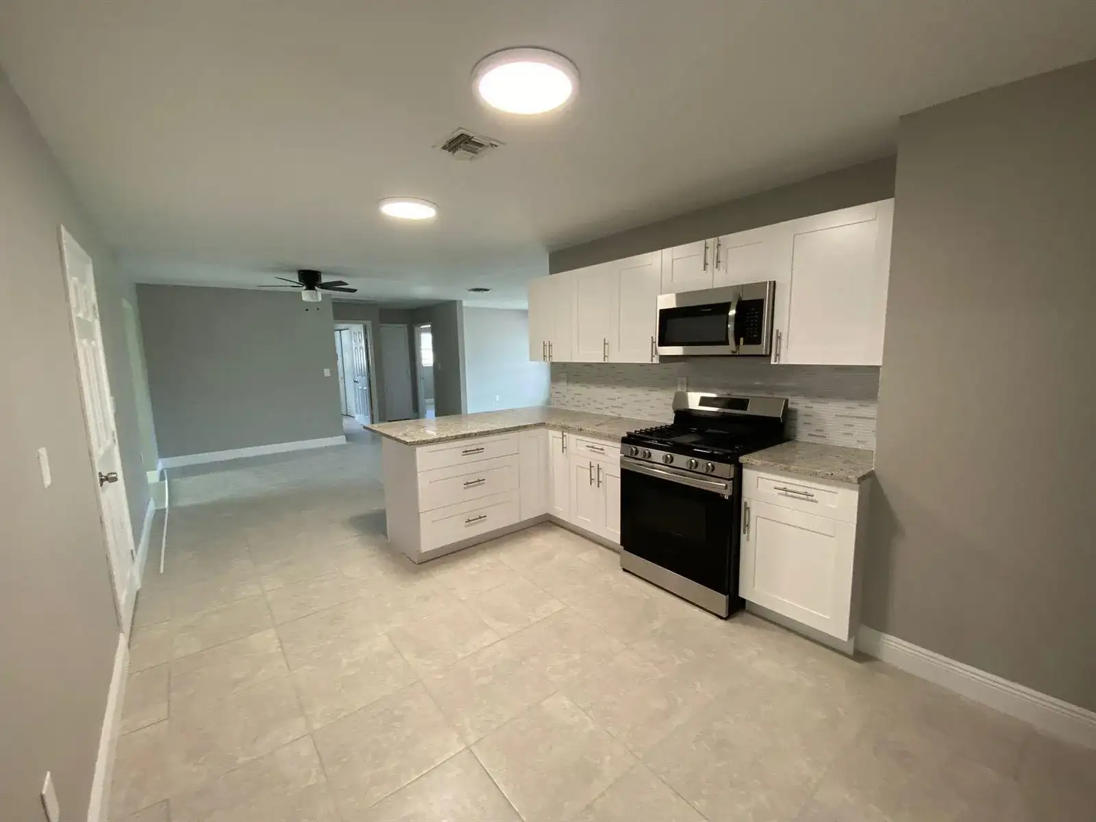 9121 Bamboo Drive, Palm Beach Gardens FL 33410 photo 2