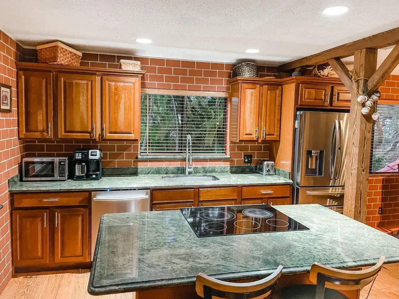25 Lexington Lane W, Palm Beach Gardens FL 33418