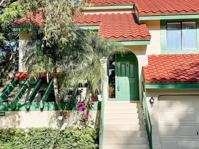 25 Lexington Lane W, Palm Beach Gardens FL 33418 photo 2